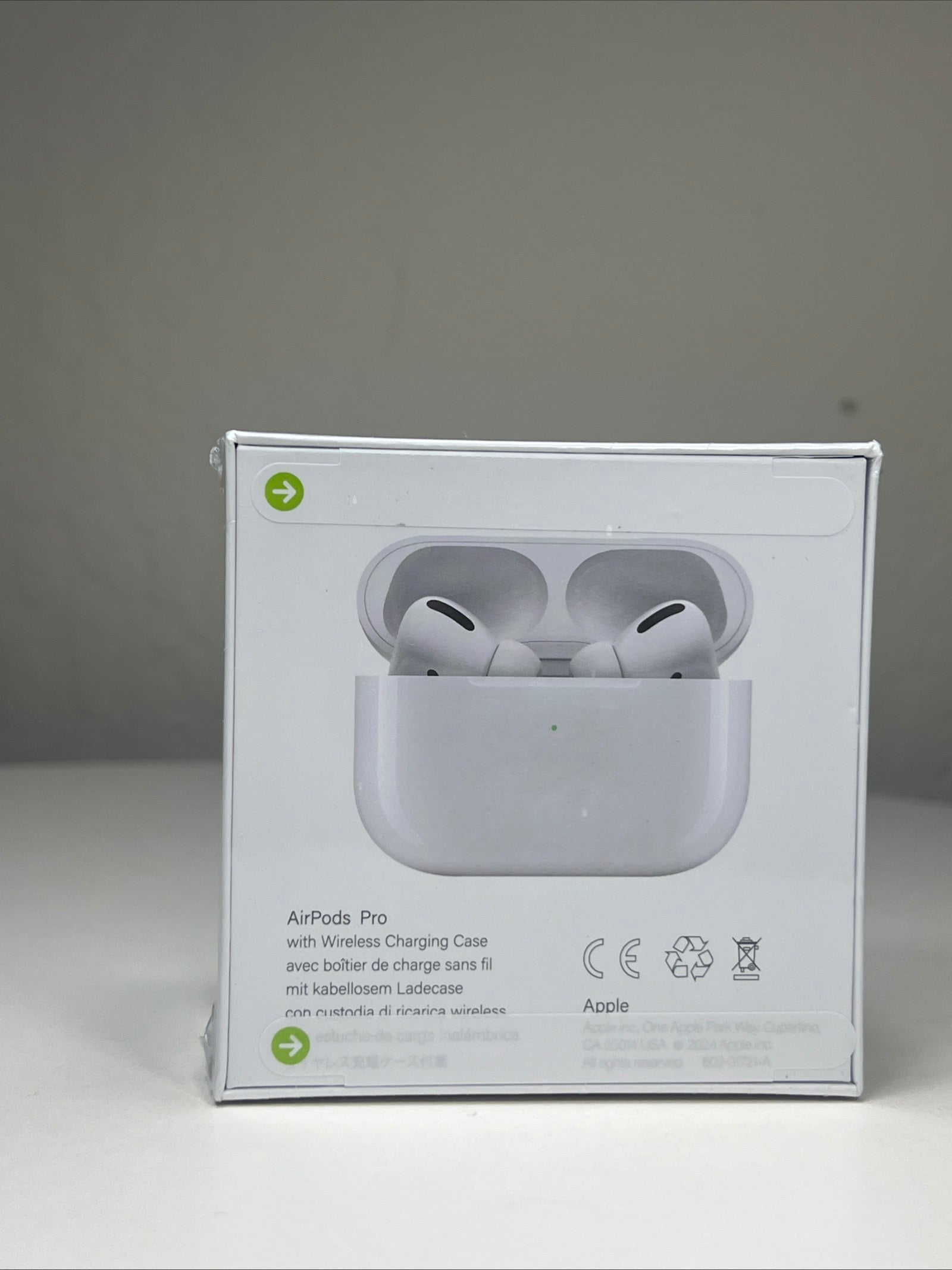 New Apple AirPods Pro with Wireless Charging Case - White