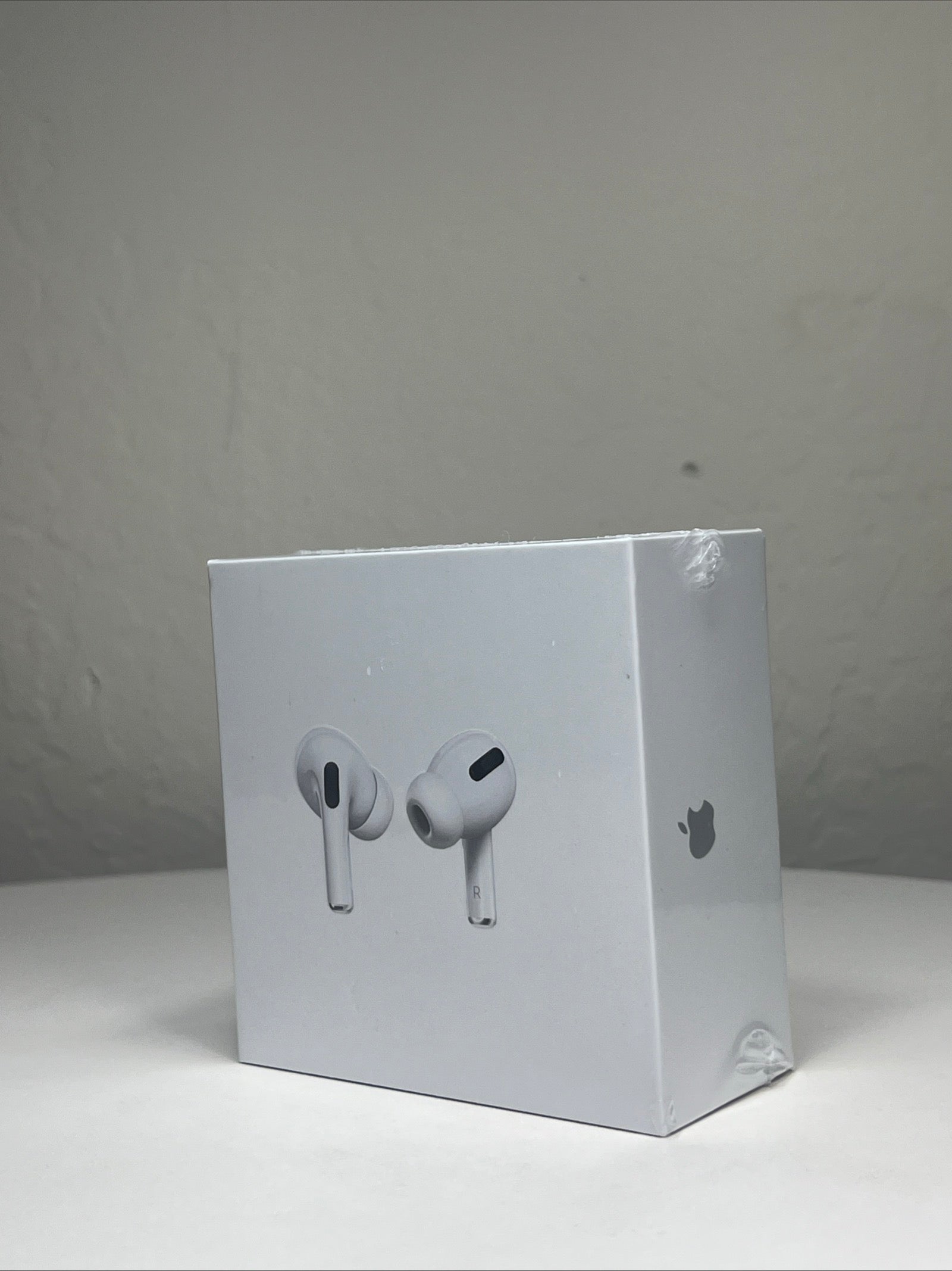 New Apple AirPods Pro with Wireless Charging Case - White